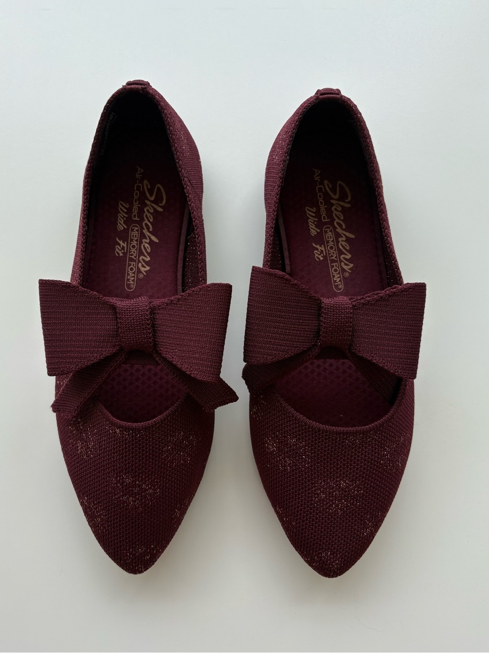 Skechers Women's Burgundy Bow Pointed Knit Flats